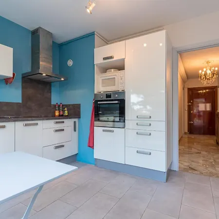 Sea View&gardens In Apartment