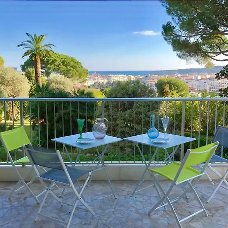 Sea View&gardens In *