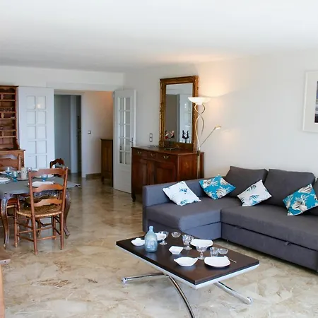 Daire Sea View & Gardens In *