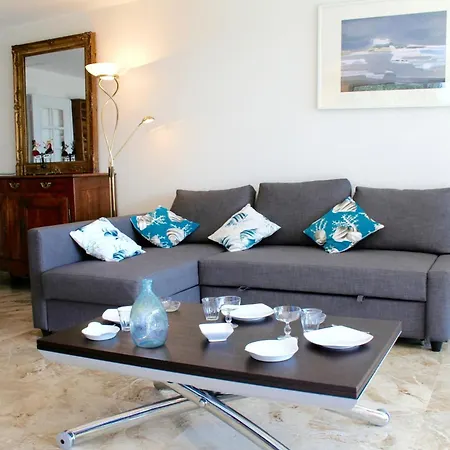 Sea View & Gardens In Apartment Antibes