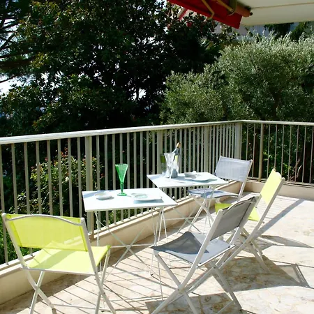 Sea View & Gardens In