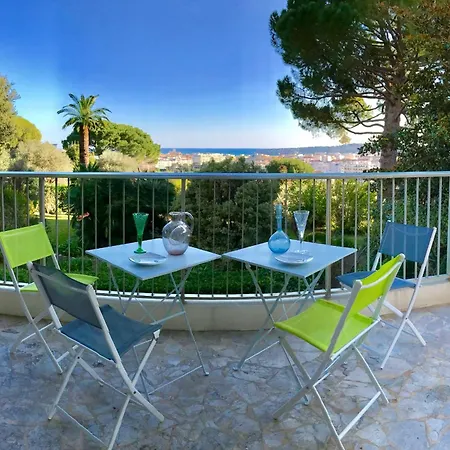 Sea View & Gardens In Antibes