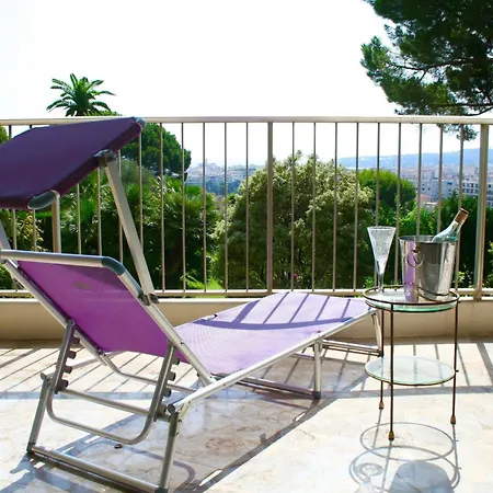 Sea View & Gardens In Apartment