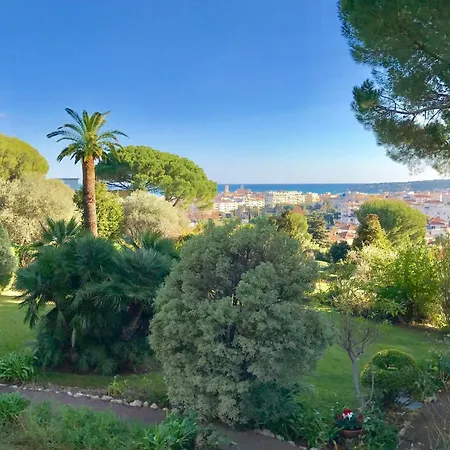 Apartment Sea View & Gardens In