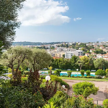 Sea View & Gardens In Apartment Antibes