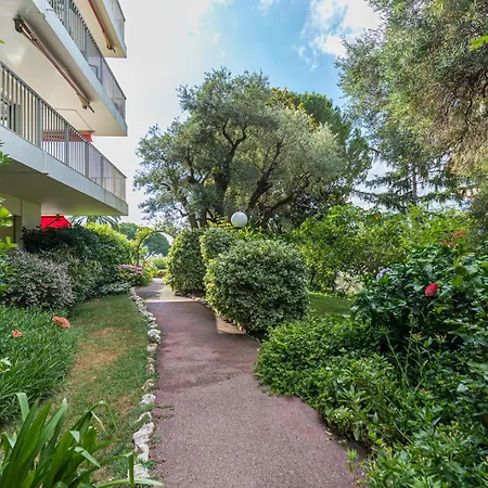 Apartment Sea View & Gardens In