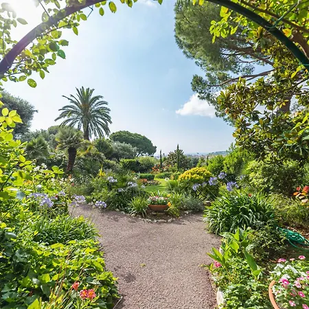 شقة Sea View & Gardens In *