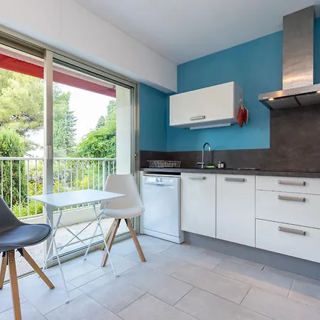 Sea View & Gardens In Apartment *