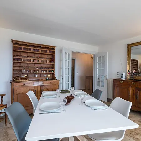 Sea View & Gardens In Apartment Antibes