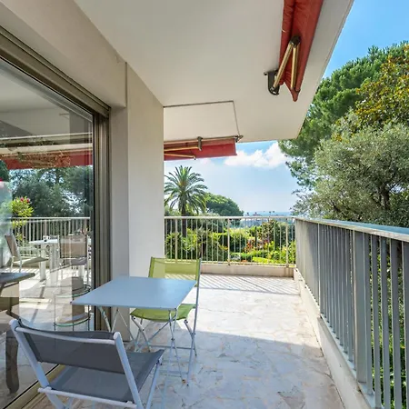 Apartment Sea View & Gardens In *