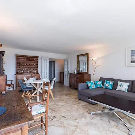 Sea View & Gardens In