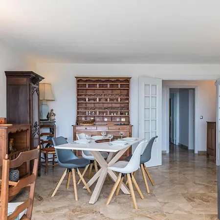 Sea View & Gardens In Apartment