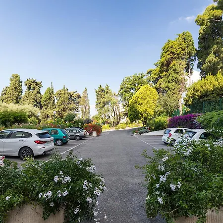 Sea View & Gardens In شقة *