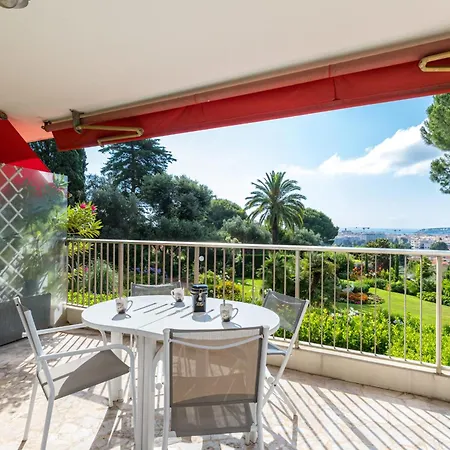 Sea View & Gardens In Antibes