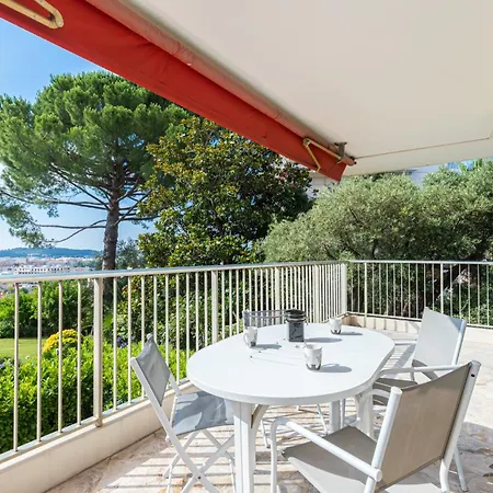 Apartment Sea View & Gardens In