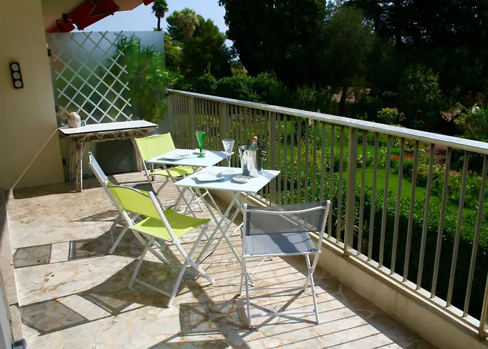 Апартаменты Sea View & Gardens In Антиб