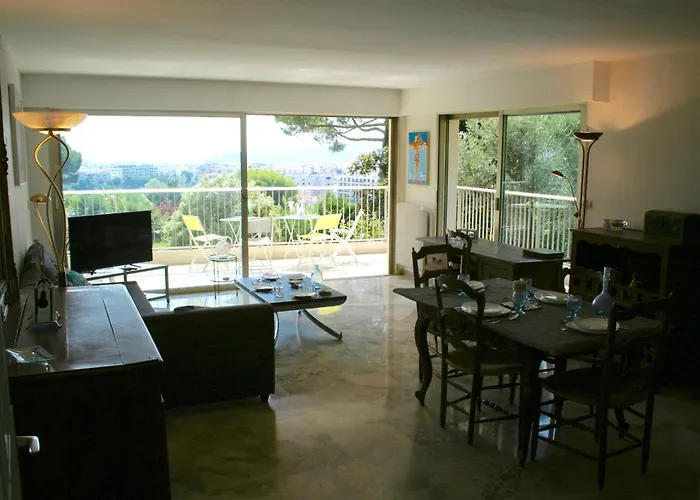 Sea View & Gardens In