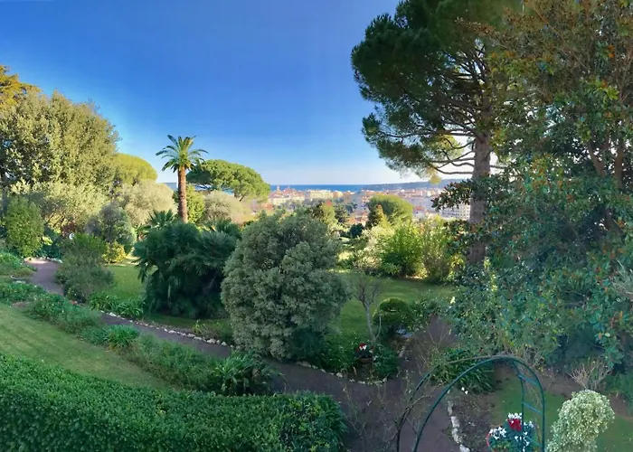 Апартаменты Sea View & Gardens In