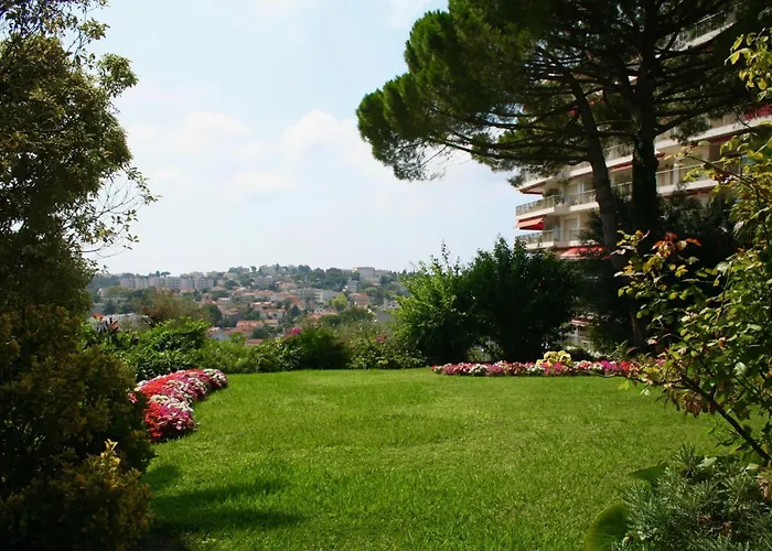 Апартаменты Sea View & Gardens In