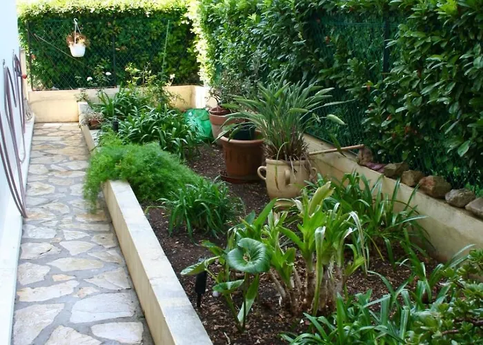 Апартаменты Sea View & Gardens In Антиб