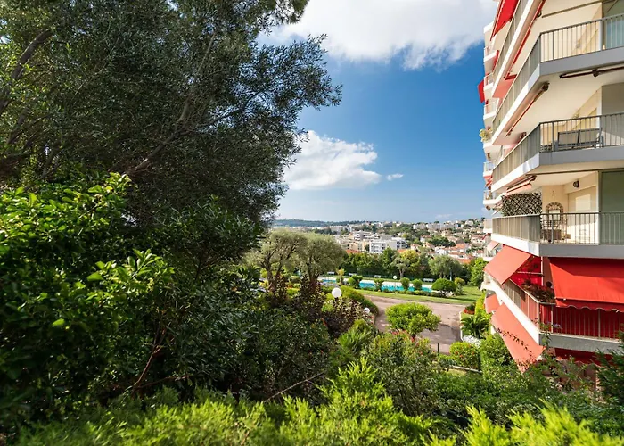 Sea View & Gardens In Апартаменты