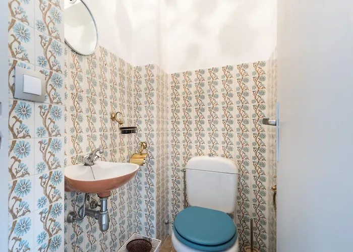 Sea View & Gardens In * Антиб