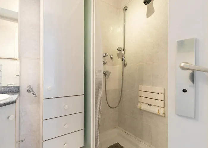 Sea View & Gardens In Апартаменты