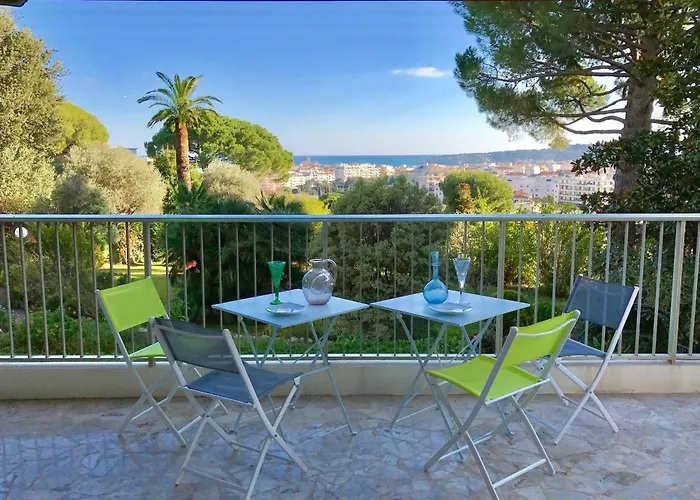 Sea View & Gardens In *